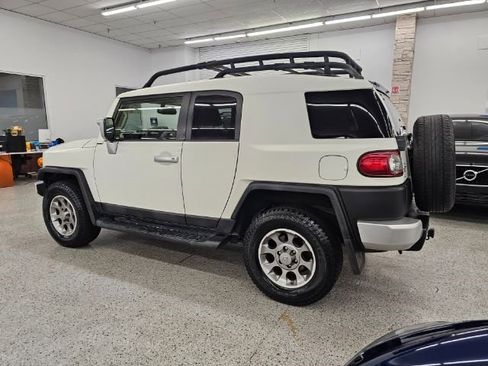 Used 2013 Toyota FJ Cruiser 4WD w/ Upgrade Pkg image 6