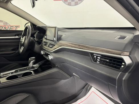 Used 2022 Nissan Altima 2.5 SL FWD image 12