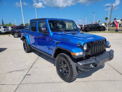 Used 2023 Jeep Gladiator Sport AWD/4WD image 6