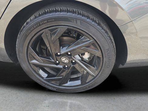 Certified 2026 Hyundai Elantra Sport FWD image 32