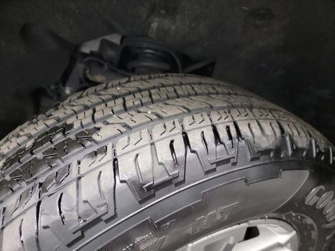 Used 2023 Chevrolet Colorado LT w/ LT Convenience Package II image 30