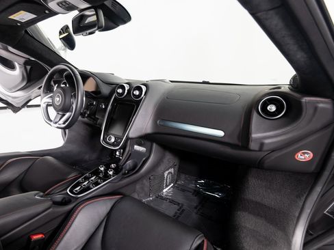Used 2023 McLaren GT image 25