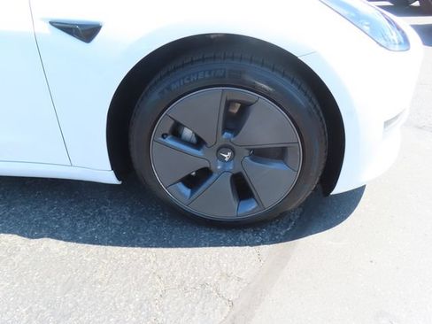 Used 2022 Tesla Model 3 RWD image 11