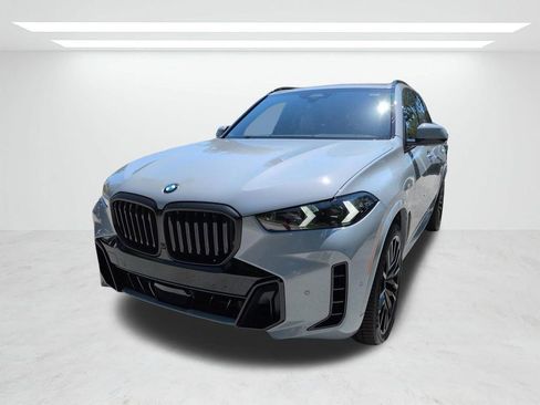 New 2026 BMW X5 xDrive40i w/ M Sport Package AWD/4WD image 8