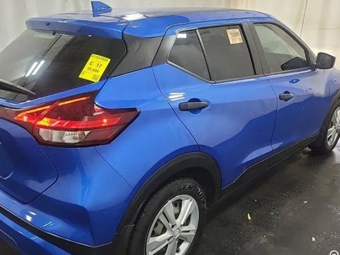 Used 2022 Nissan Kicks S FWD image 4
