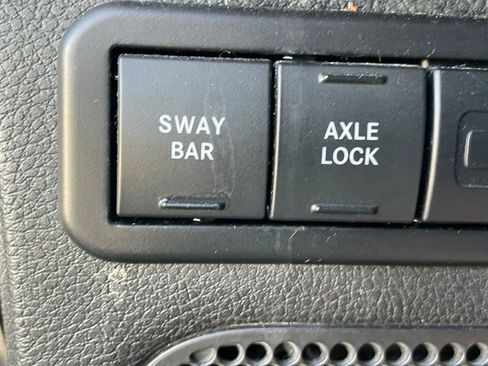 Used 2012 Jeep Wrangler Unlimited Rubicon image 31