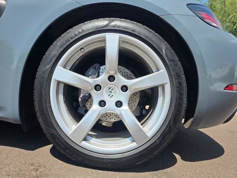 Used 2017 Porsche 718 Boxster RWD image 36