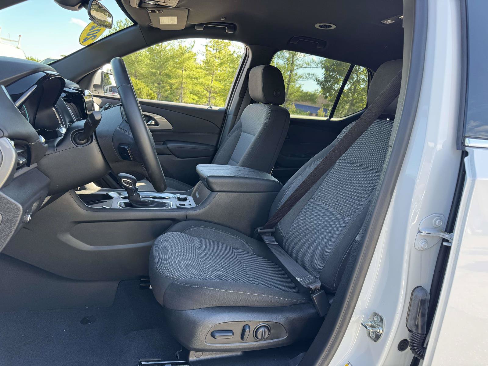 Used 2023 Chevrolet Traverse LT AWD/4WD image 15