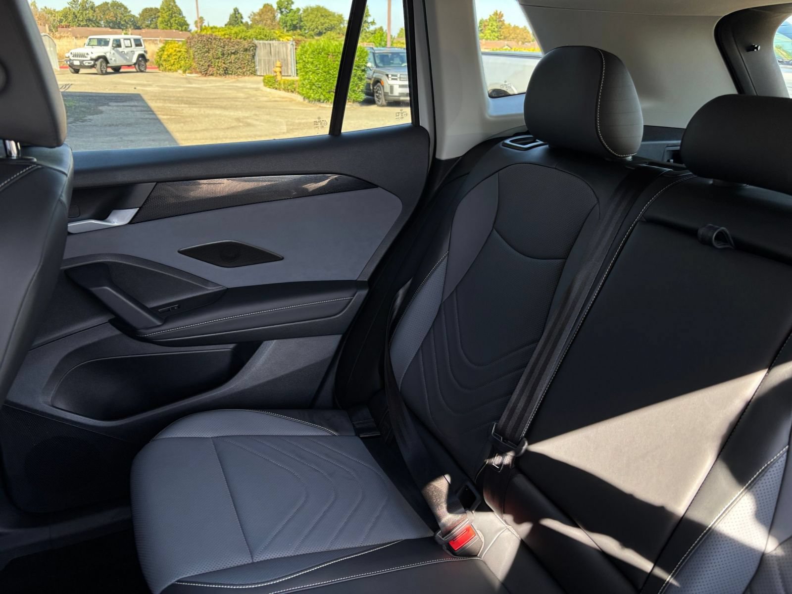 Used 2026 Volkswagen Tiguan SE AWD/4WD image 40