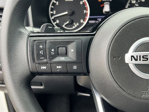 Certified 2021 Nissan Rogue SV image 11