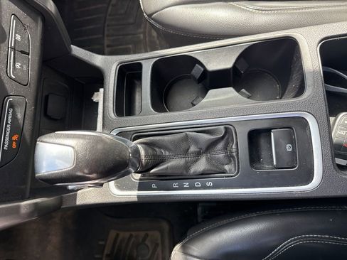 Used 2019 Ford Escape SEL image 15