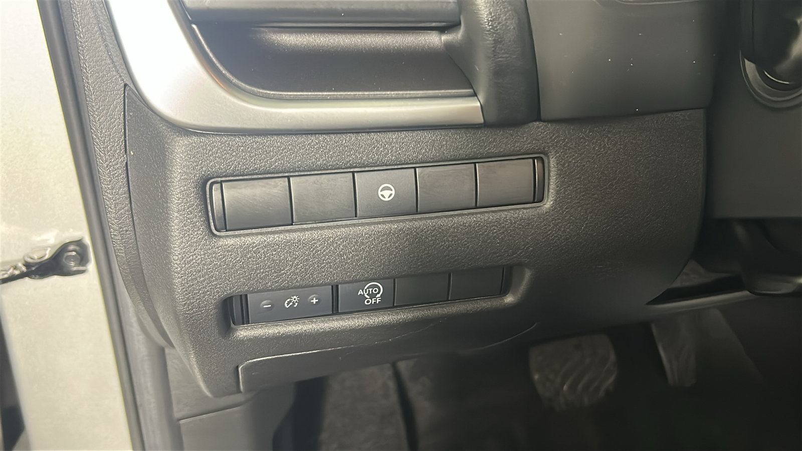 Used 2023 Nissan Rogue SV AWD/4WD image 24