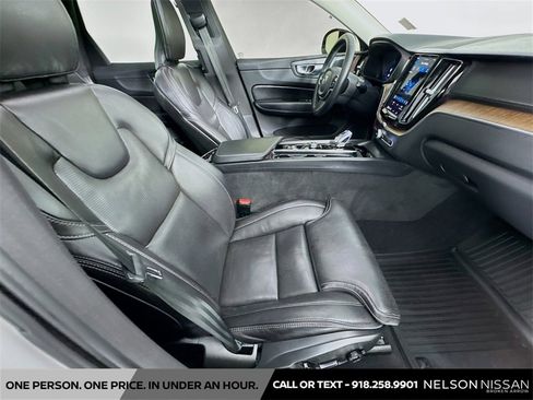 Used 2023 Volvo XC60 B5 Ultimate w/ Climate Package image 30