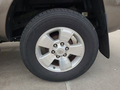 Used 2015 Toyota Tacoma 4x4 Double Cab w/ TRD Sport Package image 24