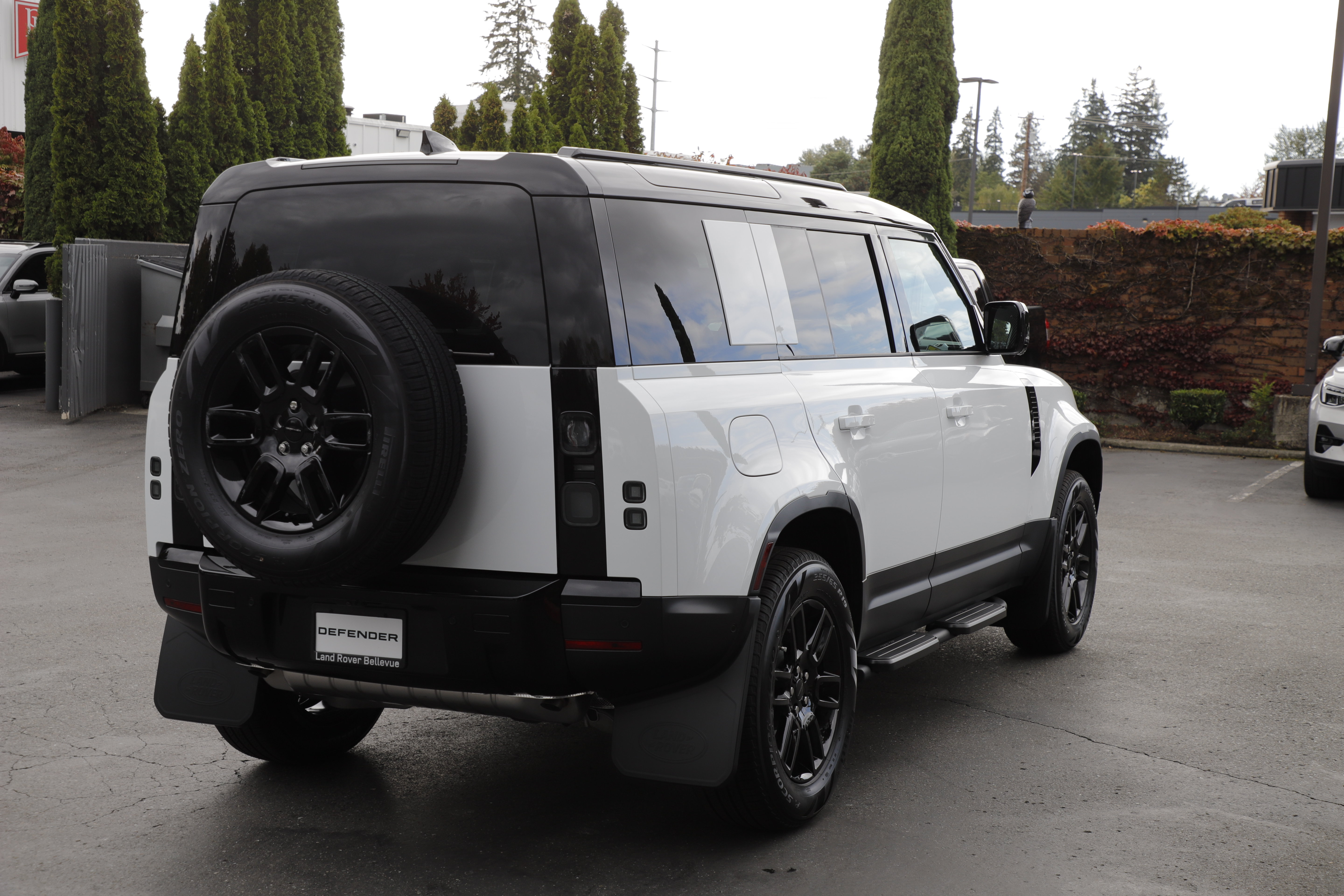 New 2026 Land Rover Defender 110 S AWD/4WD image 6