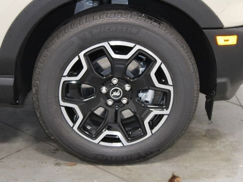 New 2025 Ford Bronco Sport Outer Banks w/ Outer Banks Tech Package+ AWD/4WD image 12