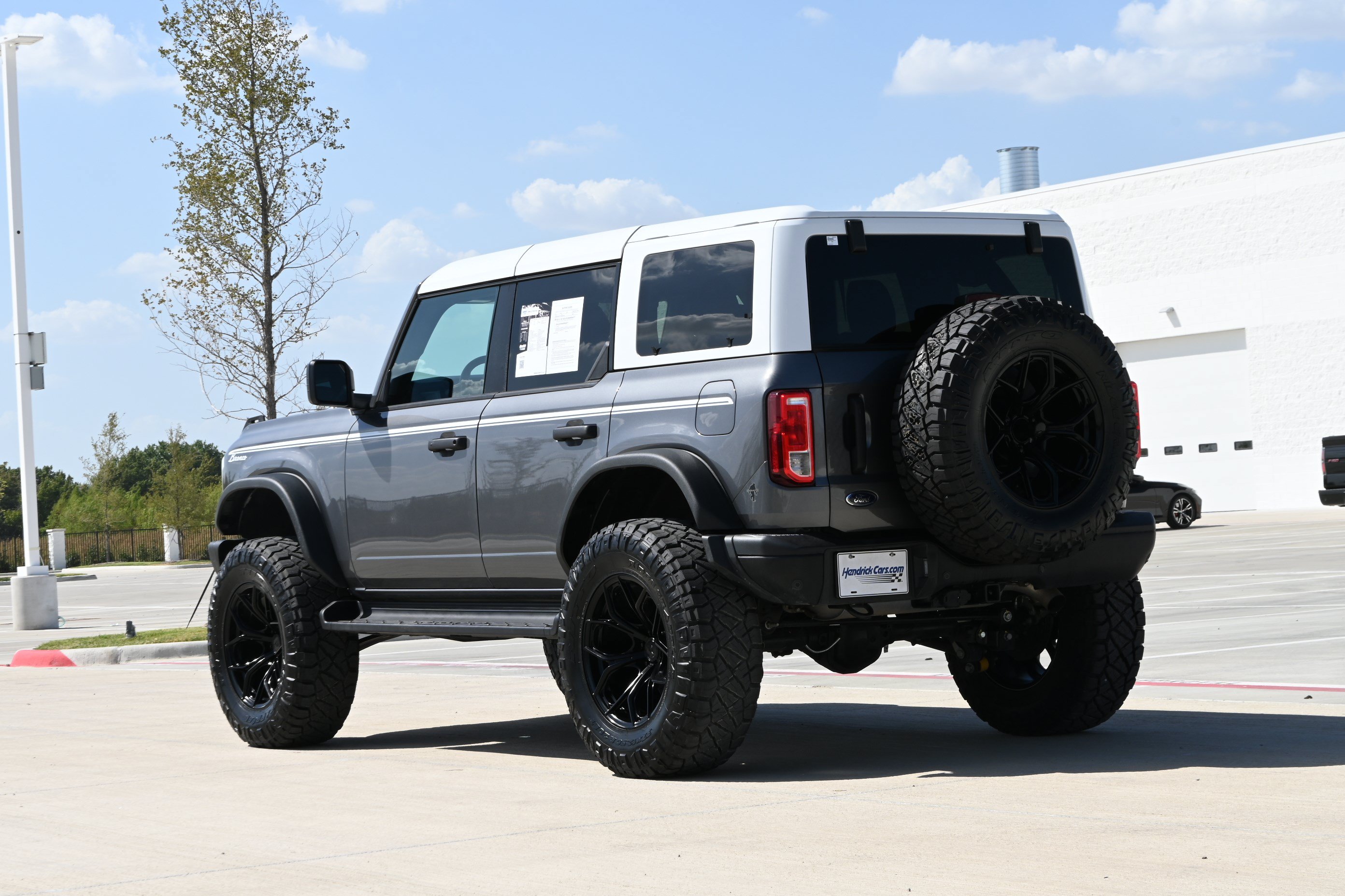 Used 2025 Ford Bronco Heritage Edition AWD/4WD image 7