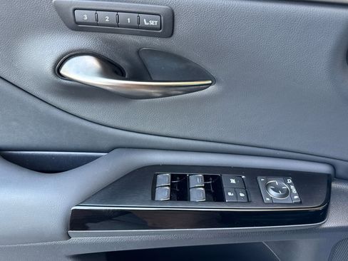 Certified 2025 Lexus ES 300h w/ Premium Package FWD image 12