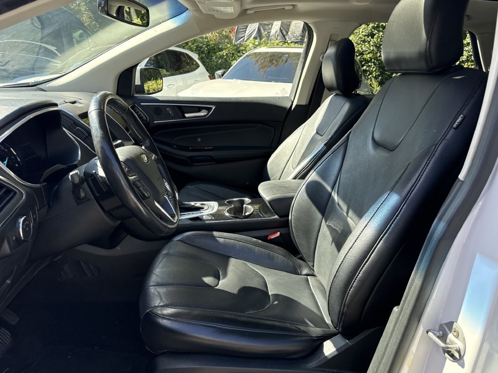 Used 2017 Ford Edge Titanium w/ Equipment Group 301A AWD/4WD image 8