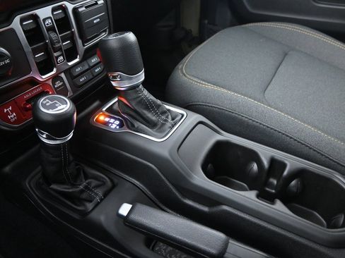 New 2025 Jeep Gladiator Willys image 31