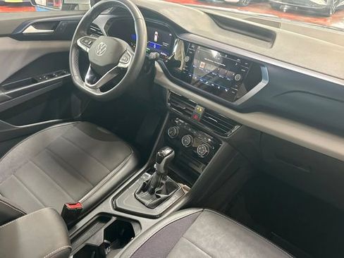 Certified 2023 Volkswagen Taos SE w/ Panoramic Sunroof Package image 20