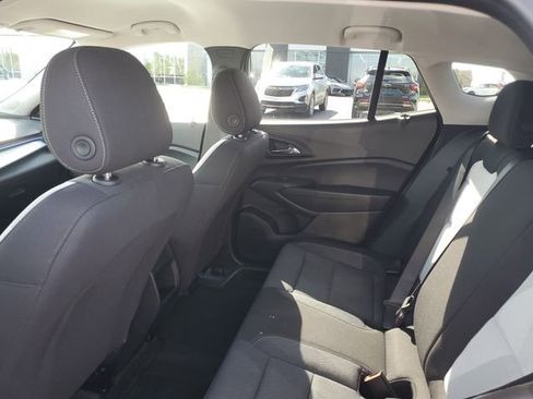 Certified 2024 Chevrolet Trax LS w/ LS Convenience Package FWD image 8