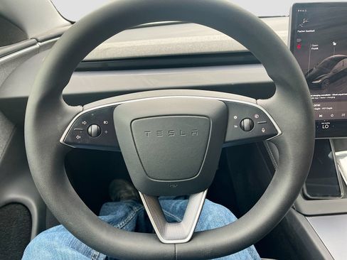 Used 2025 Tesla Model 3 Long Range RWD image 10