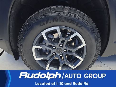 Used 2025 Chevrolet Equinox ACTIV image 31