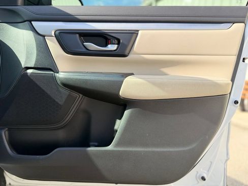 Used 2020 Honda CR-V LX image 16