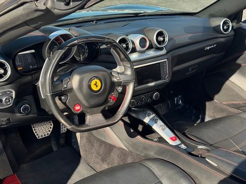 Used 2016 Ferrari California T image 45