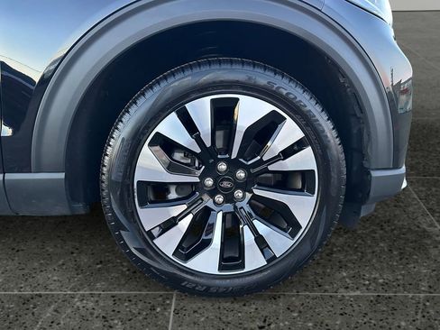 Used 2025 Ford Explorer Platinum w/ LUX Leather Package image 9