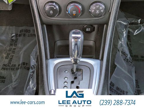 Used 2013 Dodge Avenger SE image 15