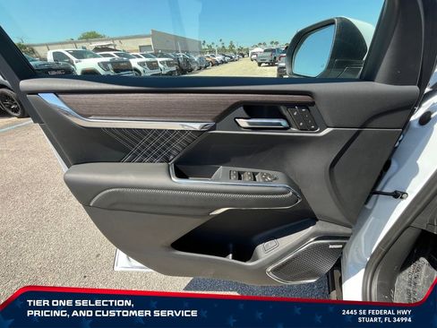 New 2026 GMC Acadia Denali w/ Super Cruise Package AWD/4WD image 24