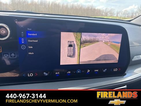 New 2026 Chevrolet Traverse LT w/ Sun and Wheel Package AWD/4WD image 23