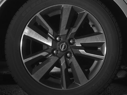 Used 2025 Nissan Versa SV FWD image 15