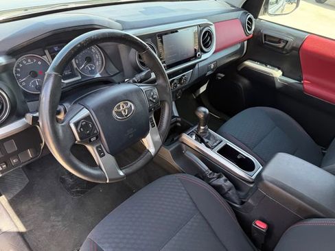 Used 2020 Toyota Tacoma SR5 image 9
