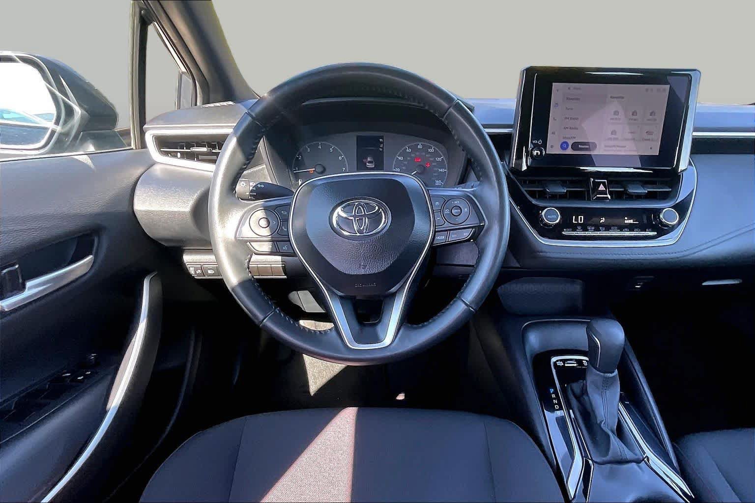 Used 2025 Toyota Corolla SE FWD image 6