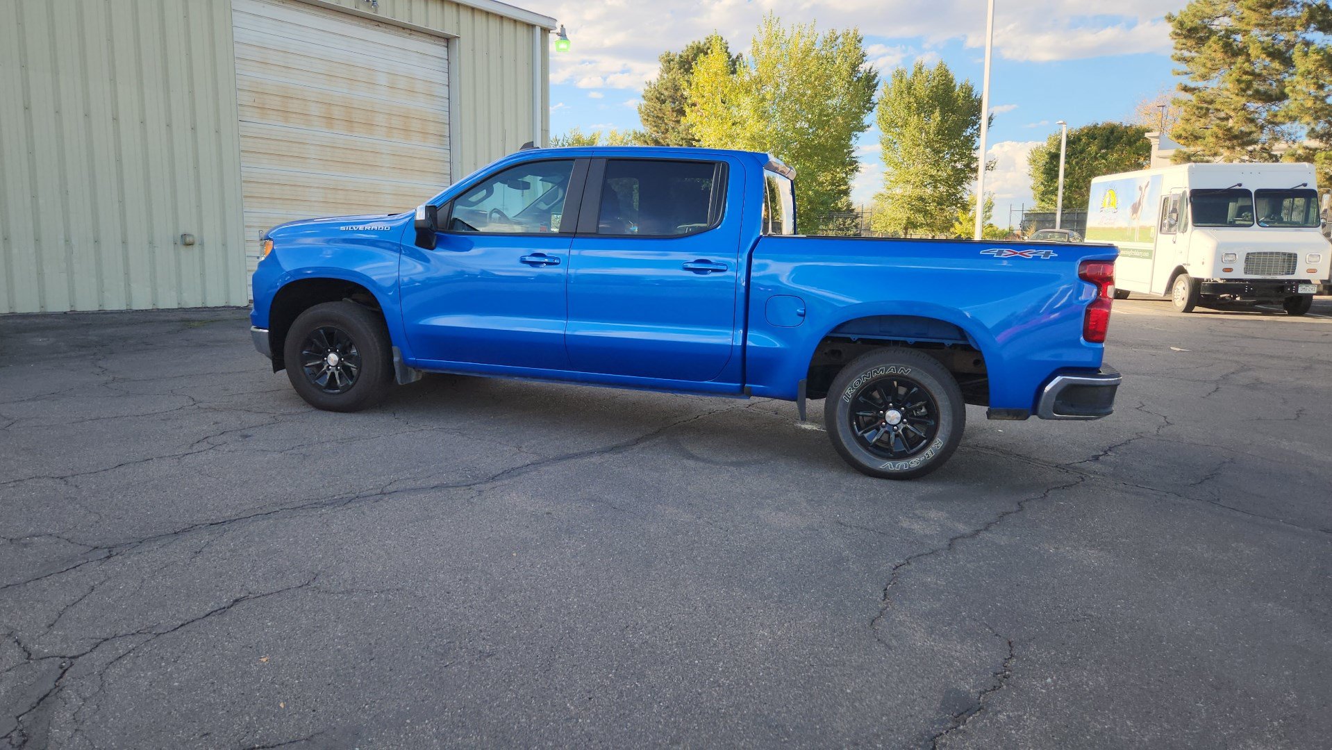 Used 2025 Chevrolet Silverado 1500 LT AWD/4WD image 7