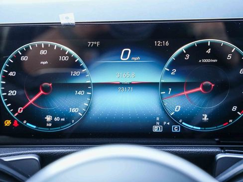 Used 2022 Mercedes-Benz GLB 250 image 23