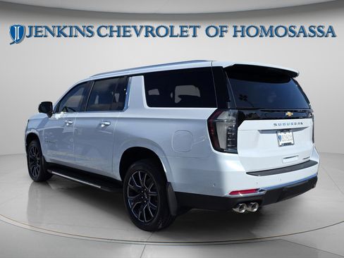 New 2026 Chevrolet Suburban Premier image 6