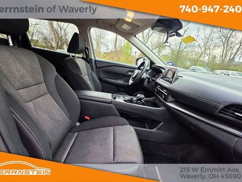 Used 2024 Nissan Rogue SV image 27