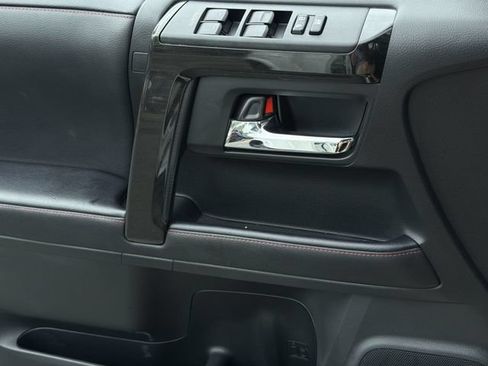 Used 2022 Toyota 4Runner TRD Off-Road Premium w/ Moonroof Package AWD/4WD image 31