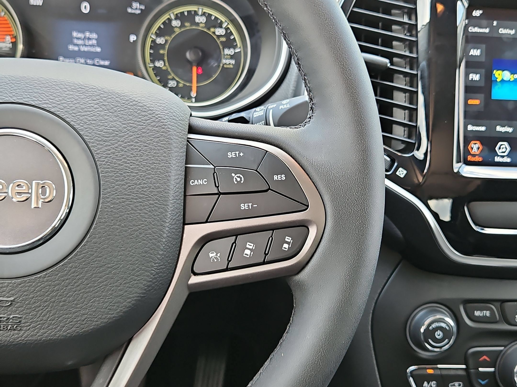 Used 2022 Jeep Cherokee Limited AWD/4WD image 22