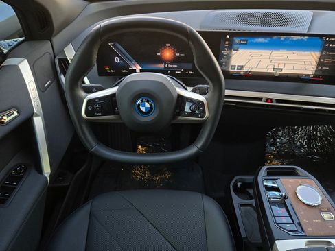 Used 2023 BMW iX xDrive50 w/ Premium Package image 16
