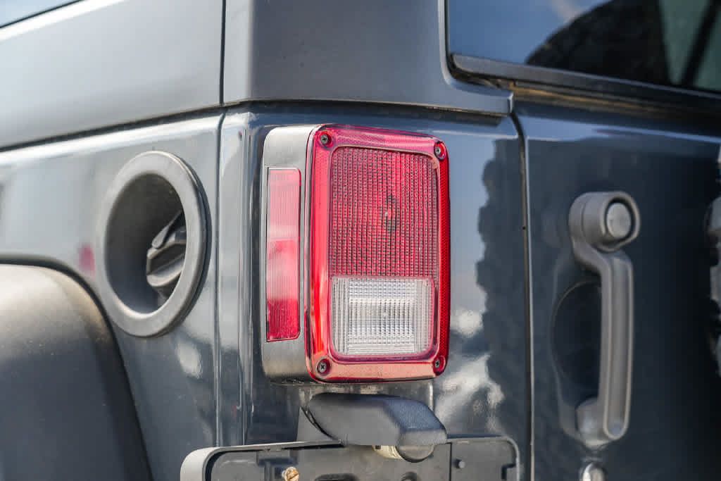 Used 2016 Jeep Wrangler Unlimited Sport AWD/4WD image 9