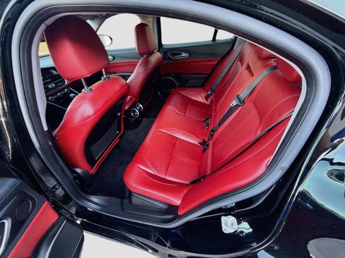 Used 2019 Alfa Romeo Giulia w/ Quick Order Package 22K Sport RWD image 23