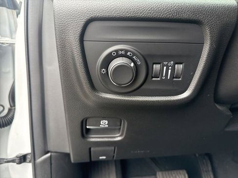 Used 2022 Jeep Grand Cherokee L Laredo w/ Luxury Tech Group I image 26