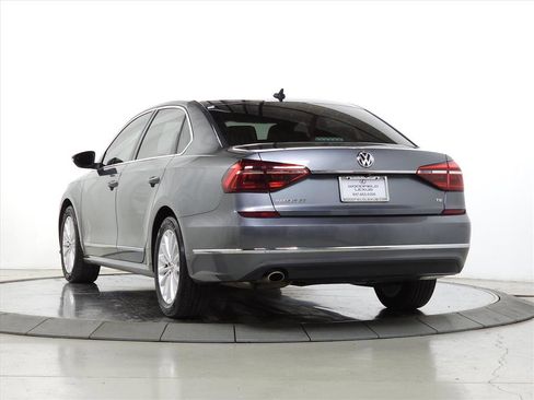 Used 2017 Volkswagen Passat 1.8T SE image 5