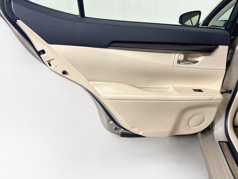 Used 2013 Lexus ES 350 w/ Luxury Pkg FWD image 27