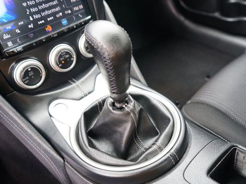 Used 2009 Nissan 370Z Touring w/ Sport Pkg image 15